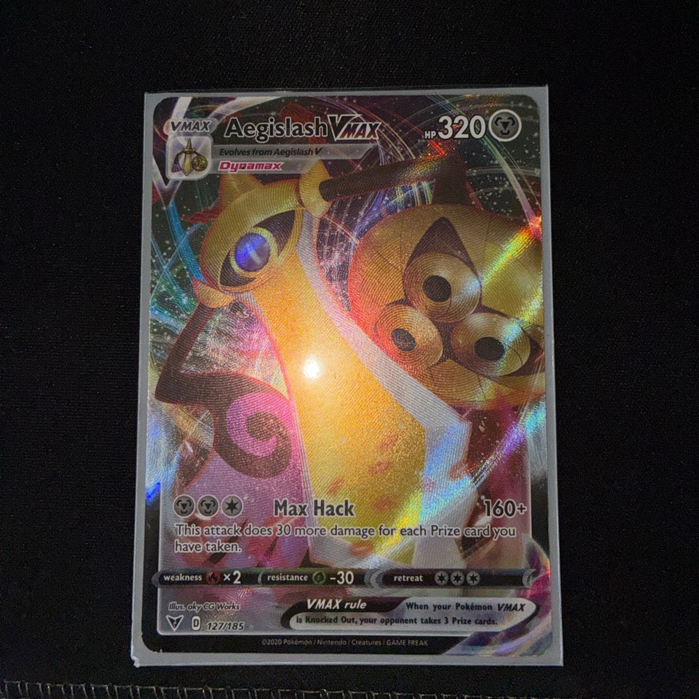 Aegislash VMAX Pokémon Card